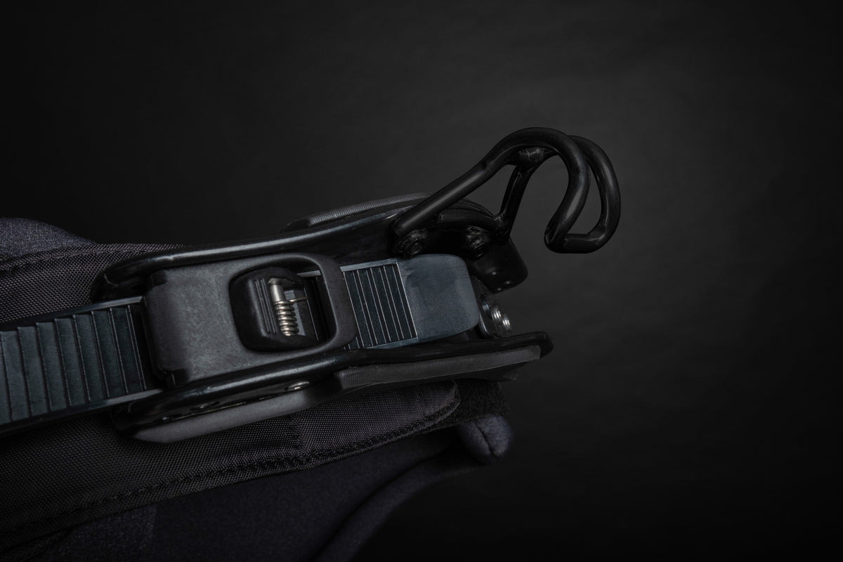 AK METHOD RS V3 CARBON GOLD FLAX FUSION HARNESS * SMALL * CLOSEOUT